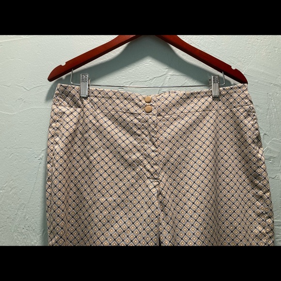Talbots 
8 tan w black and white designs
No pockets - Picture 5 of 8